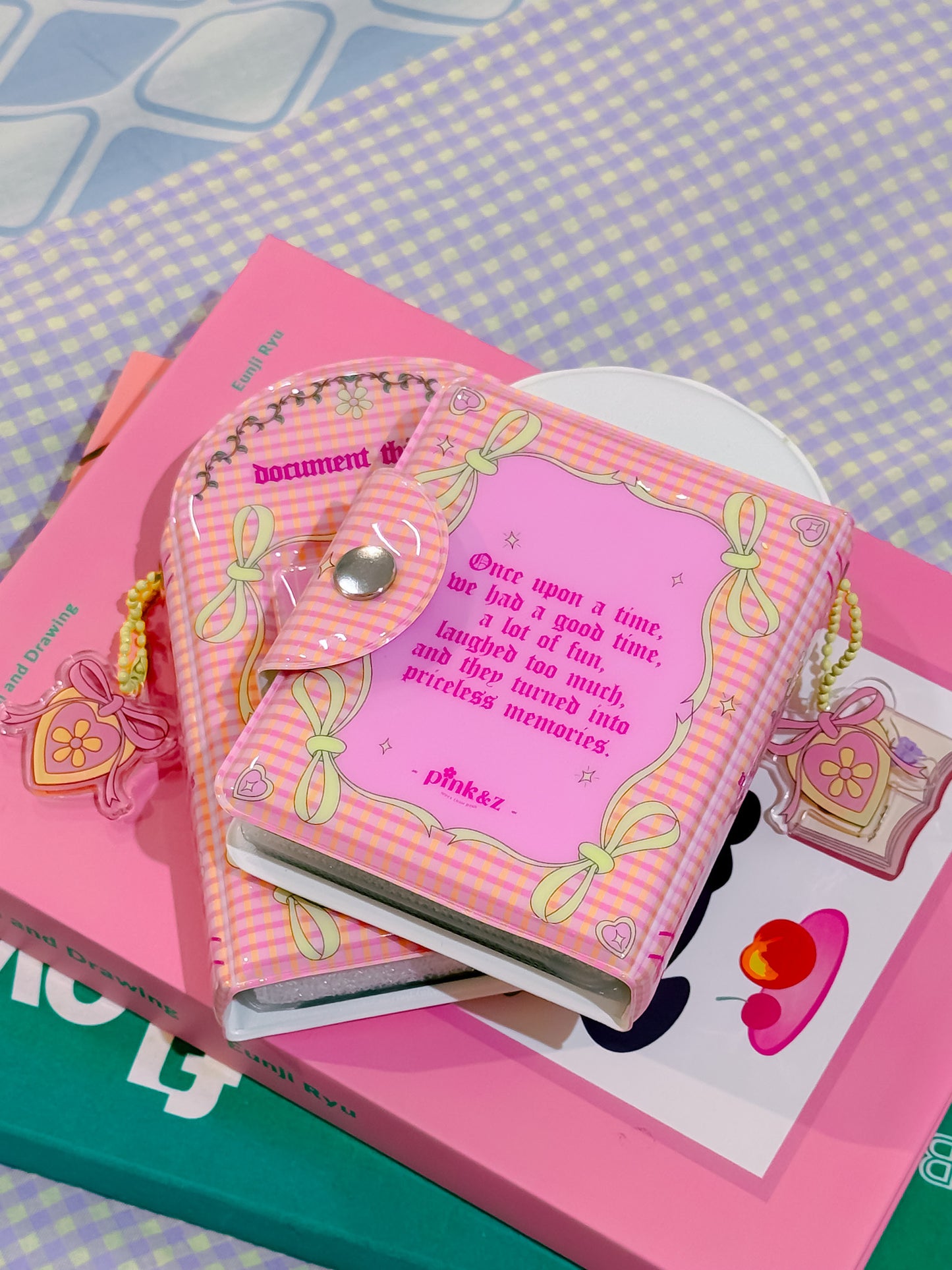 Photo Album with Keychain for Polaroid photos & Photocard