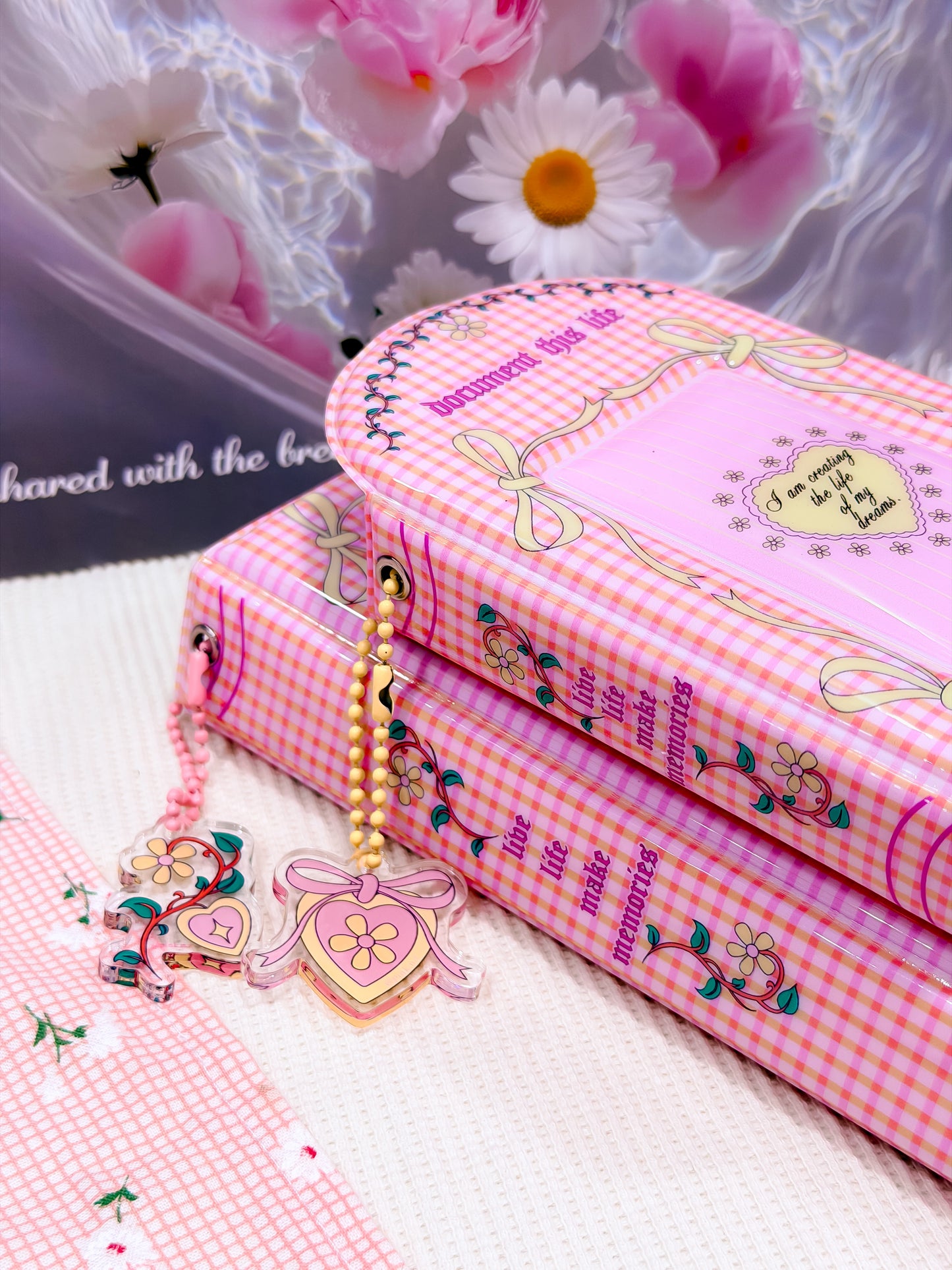 Puffy Long Photo Album with Keychain for 4-cut photos / Photo Booth Photo Album