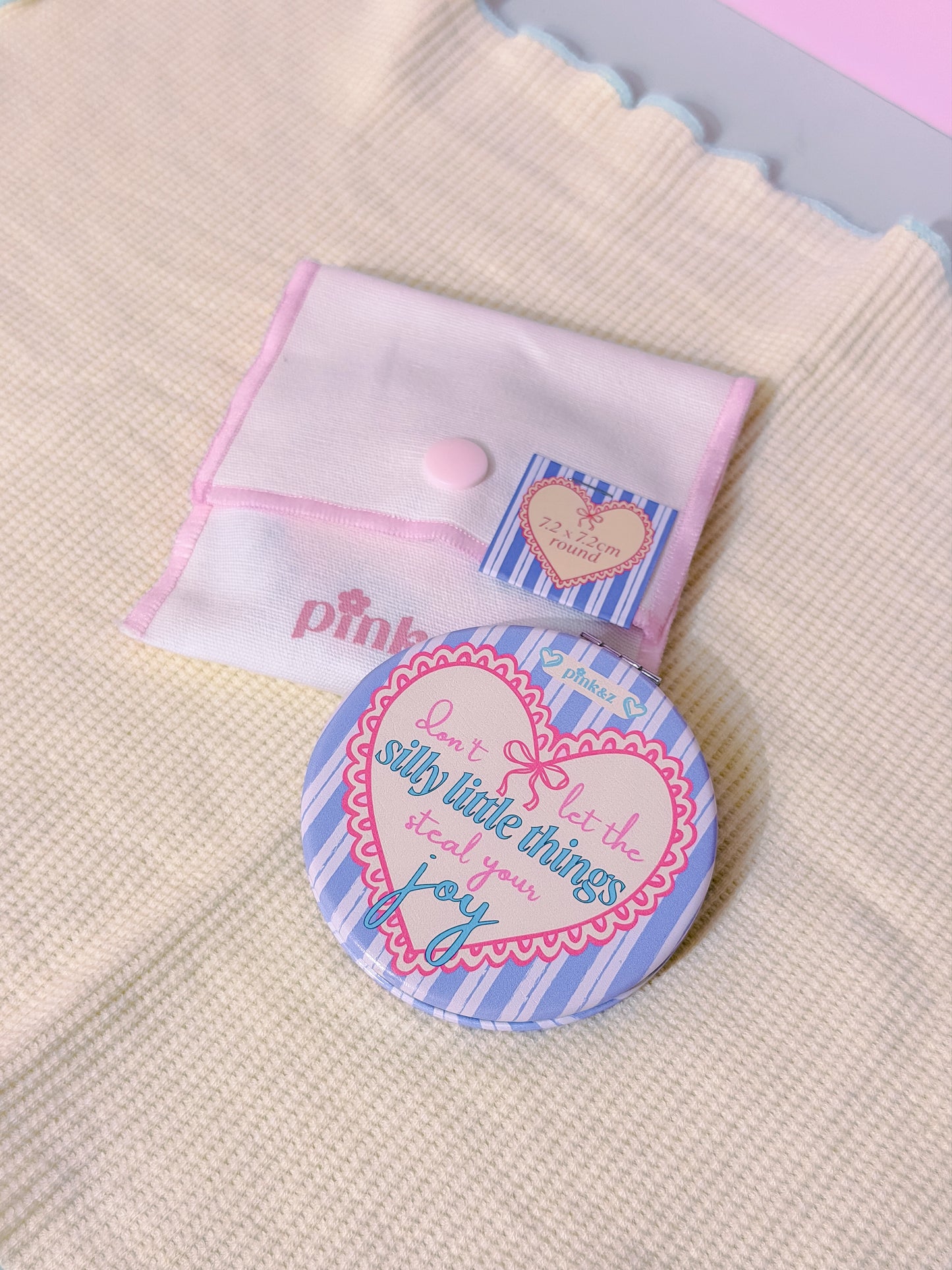 Double-sided Folded Pocket Mirror (comes with a pouch)