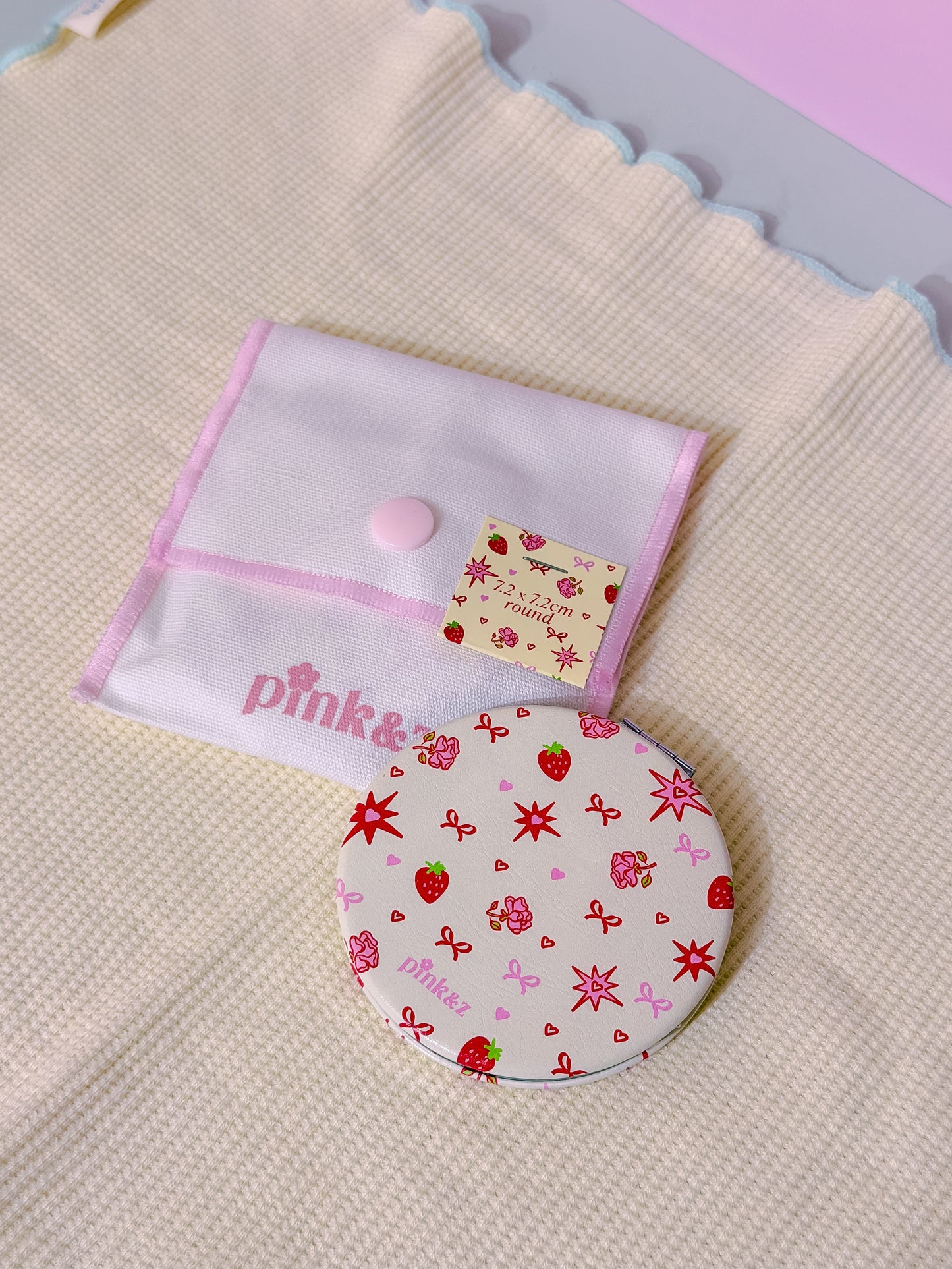 Double-sided Folded Pocket Mirror (comes with a pouch)