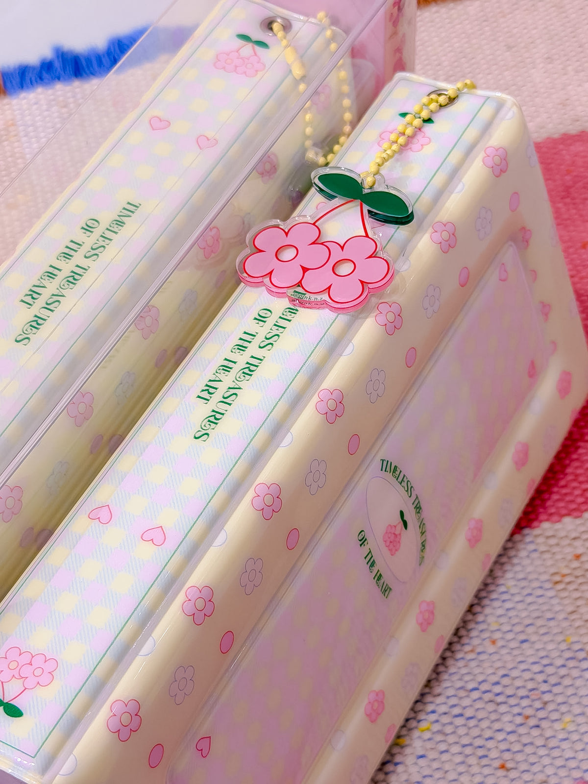 Puffy Long Photo Album with Keychain for 4-cut photos / Photo Booth Photo Album