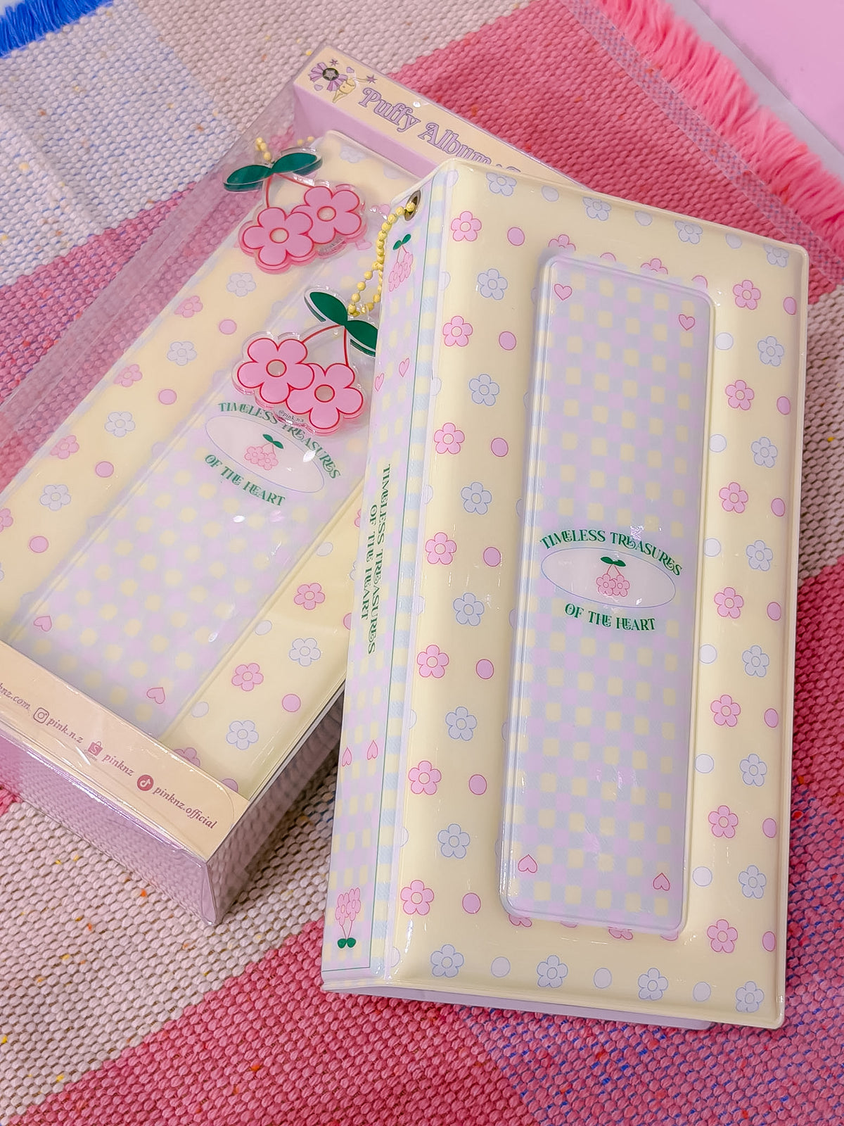 Puffy Long Photo Album with Keychain for 4-cut photos / Photo Booth Photo Album